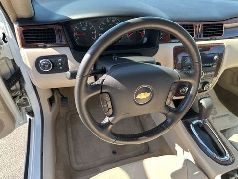 Used 2011 Chevrolet Impala LT w/ Luxury Edition Package image 15