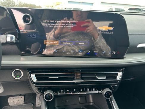 New 2026 Chevrolet Traverse LT w/ Driver Confidence Package image 9