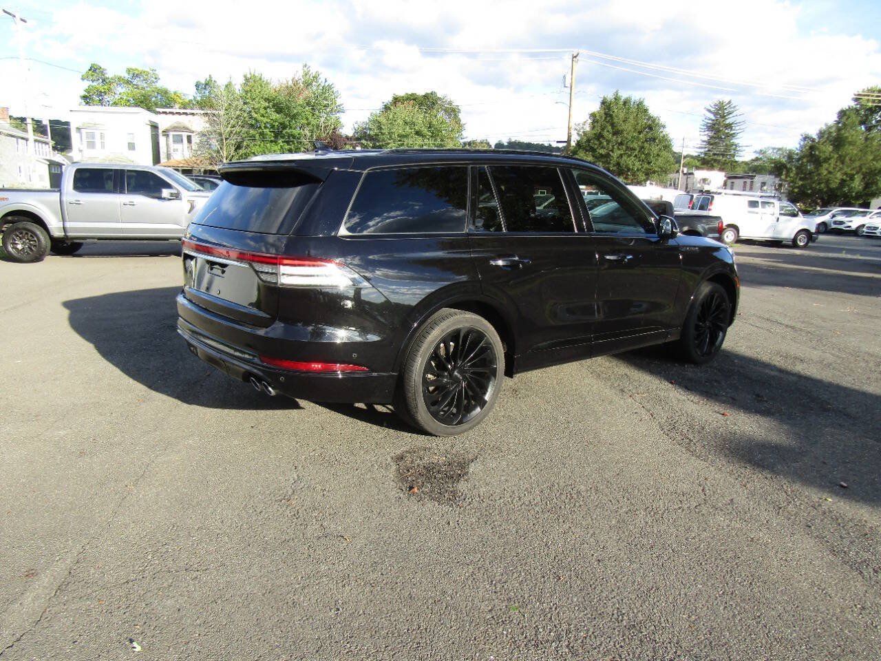 Used 2023 Lincoln Aviator Reserve w/ Equipment Group 201A AWD/4WD image 5