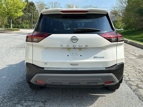 Certified 2023 Nissan Rogue SV AWD/4WD image 5
