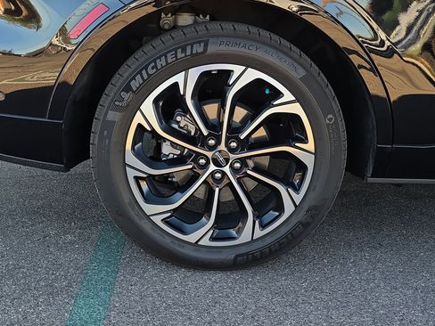 Used 2024 Lincoln Nautilus Reserve w/ Equipment Group 202A image 8