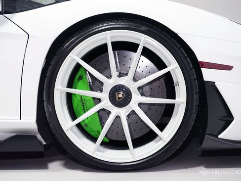 Used 2021 Lamborghini Aventador SVJ AWD/4WD image 36