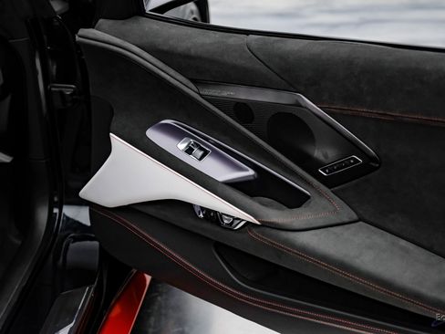 Used 2023 Chevrolet Corvette Stingray Premium Conv w/ Z51 Performance Package image 92