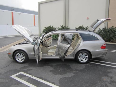 Used 2004 Mercedes-Benz E 320 4MATIC Wagon image 9