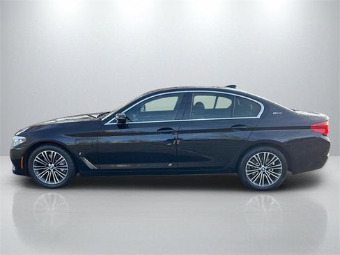 Used 2019 BMW 530e w/ Convenience Package image 4