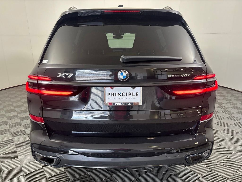 Certified 2026 BMW X7 xDrive40i w/ M Sport Package AWD/4WD image 6