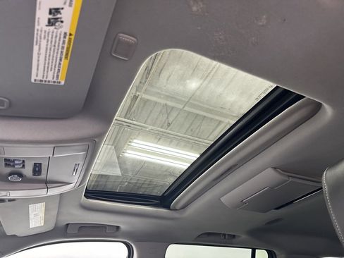 Used 2016 GMC Yukon XL Denali image 19