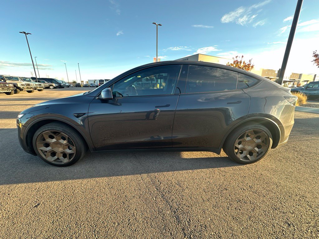 Used 2026 Tesla Model Y Long Range AWD/4WD image 2