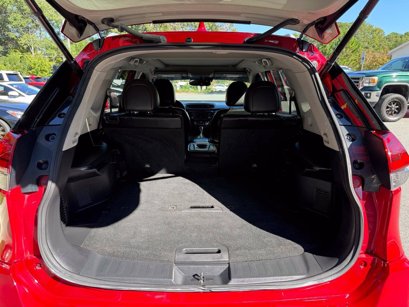 Used 2017 Nissan Rogue SL w/ SL Premium Package FWD image 13
