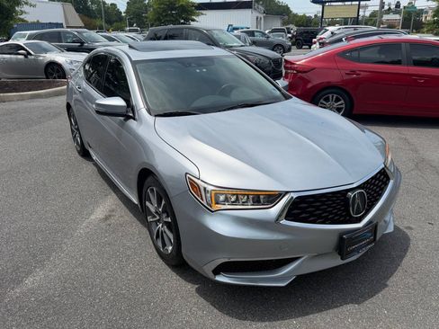 Used 2018 Acura TLX w/ Technology Package FWD image 3