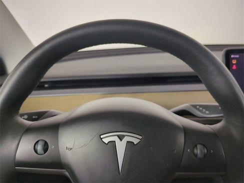 Used 2021 Tesla Model 3 Standard Range Plus image 31