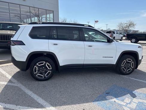 New 2026 Jeep Cherokee Laredo AWD/4WD image 31