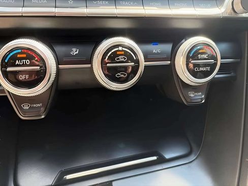 Used 2021 Genesis G70 2.0T RWD image 14