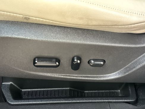 Used 2019 Ford Escape Titanium image 12