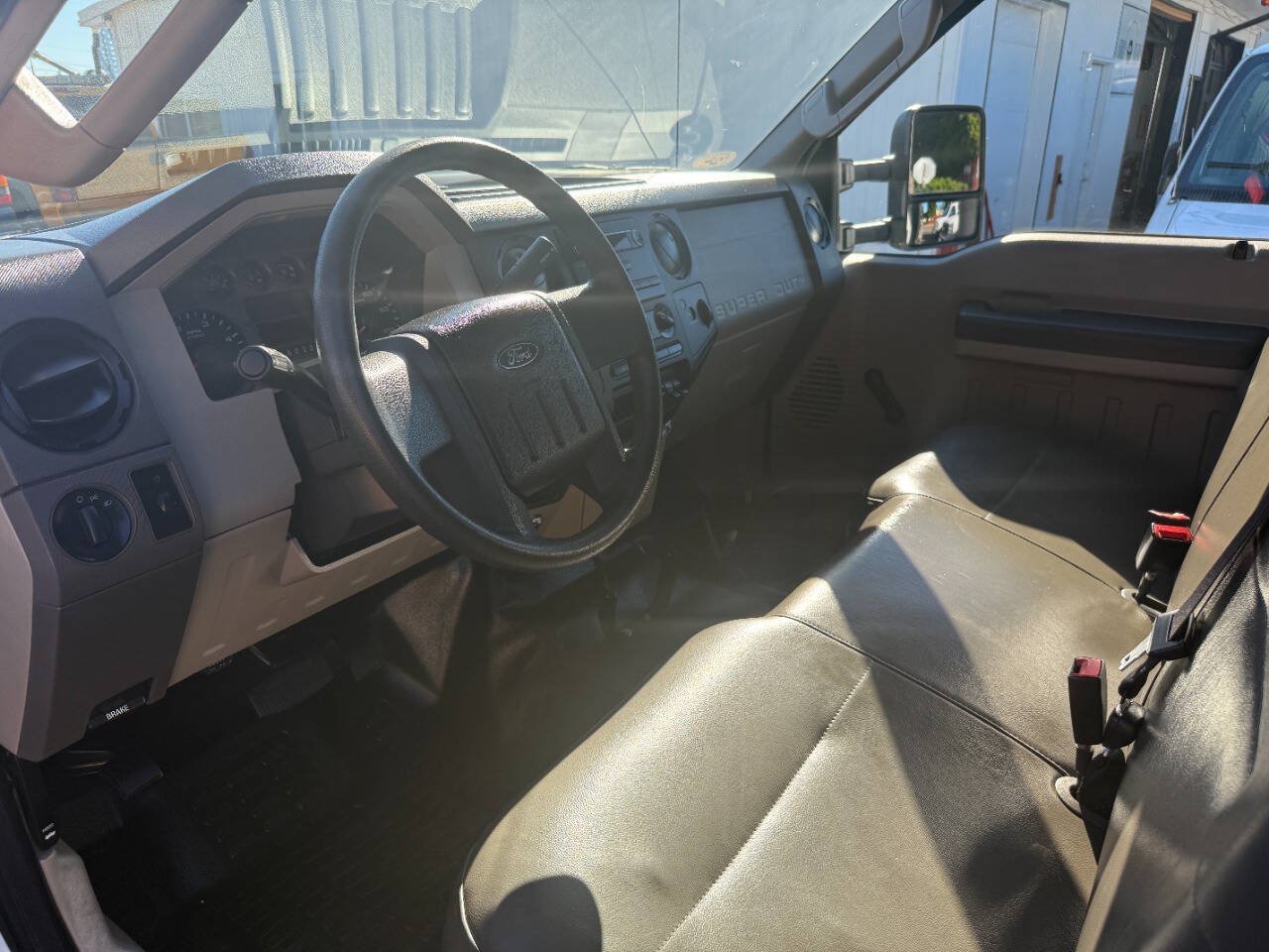 Used 2010 Ford F550 2WD Regular Cab Super Duty image 23