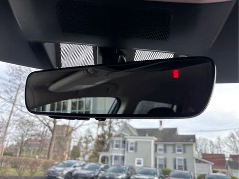 Used 2025 Subaru Outback Premium image 25