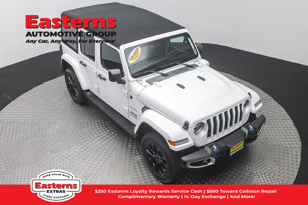 Used 2022 Jeep Wrangler Unlimited Sahara w/ Cold Weather Group AWD/4WD image 4