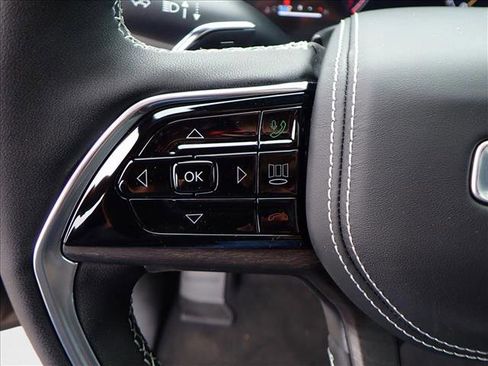 New 2025 Jeep Grand Cherokee L Overland w/ Luxury Tech Group IV image 16