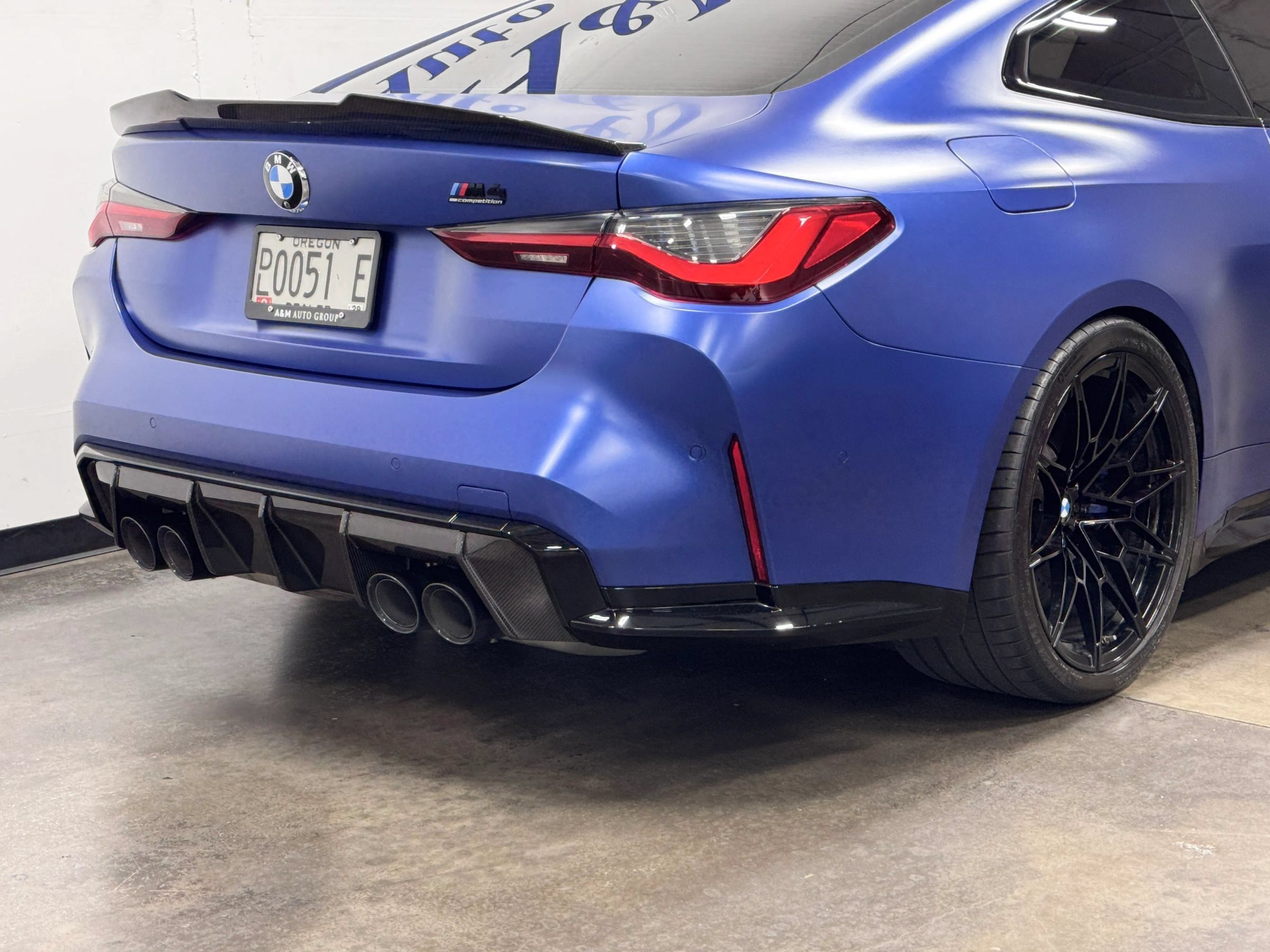 Used 2021 BMW M4 Competition w/ M Carbon Exterior Package RWD image 7