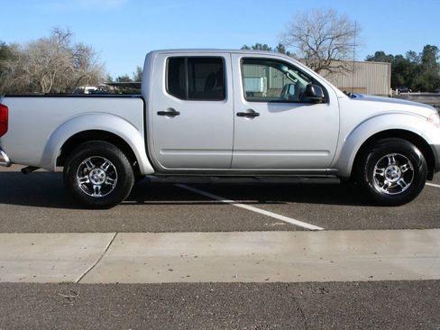 Used 2015 Nissan Frontier S image 4