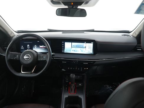 Used 2025 Nissan Kicks SR image 13