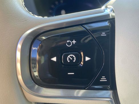 Certified 2023 Volvo XC60 B5 Ultimate w/ Protection Package Premier image 23