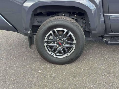 Used 2024 Toyota Tacoma TRD Sport w/ TRD Sport Premium Package AWD/4WD image 10