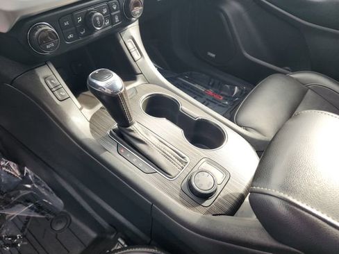 Used 2019 GMC Acadia SLT AWD/4WD image 16