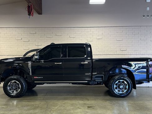 Used 2024 Ford F350 Platinum w/ Tremor Off-Road Package AWD/4WD image 9