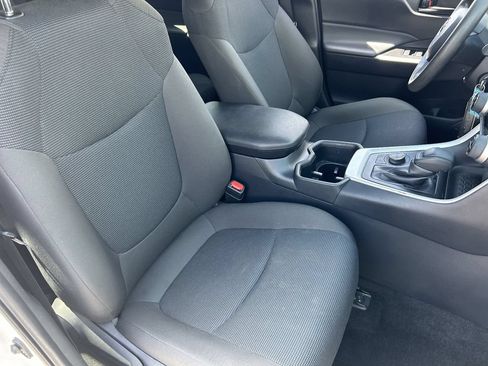 Used 2025 Toyota RAV4 LE AWD/4WD image 11