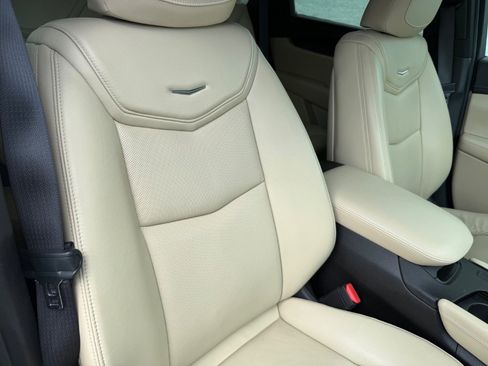 Used 2017 Cadillac XT5 Luxury w/ Driver Awareness Package image 26