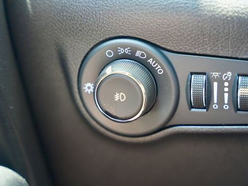 Used 2022 Jeep Compass Limited w/ (RED) Package image 27