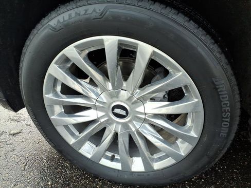 Used 2023 Cadillac Escalade Premium Luxury image 9