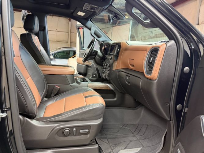 Used 2022 Chevrolet Silverado 3500 High Country AWD/4WD image 36