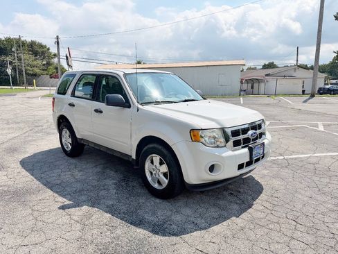 Used 2011 Ford Escape XLS w/ 101A Rapid Spec Order Code AWD/4WD image 3