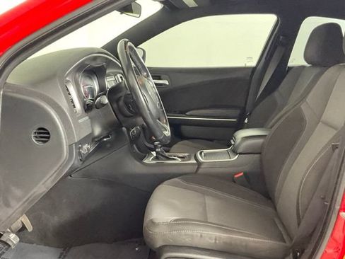 Used 2022 Dodge Charger SXT RWD image 10
