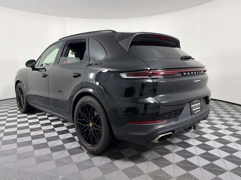 Certified 2024 Porsche Cayenne AWD/4WD image 3