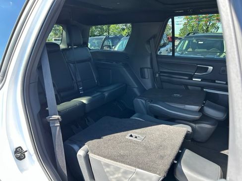 Used 2025 Ford Expedition Platinum w/ Stealth Performance Package AWD/4WD image 49