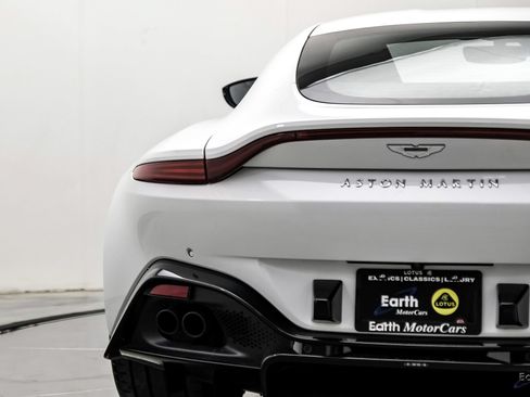 Used 2022 Aston Martin V8 Vantage Coupe RWD image 17