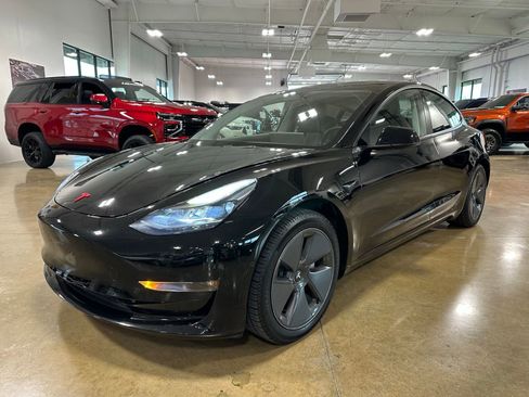 Used 2022 Tesla Model 3 Long Range AWD/4WD image 3