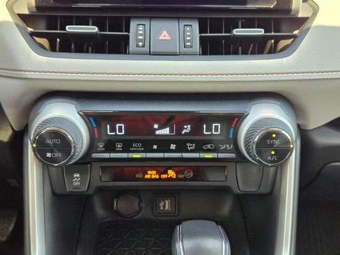 Used 2023 Toyota RAV4 XLE Premium AWD/4WD image 18