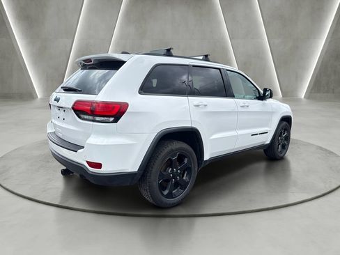 Used 2018 Jeep Grand Cherokee Laredo AWD/4WD image 7