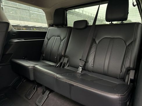 Used 2019 Ford Expedition Platinum RWD image 25