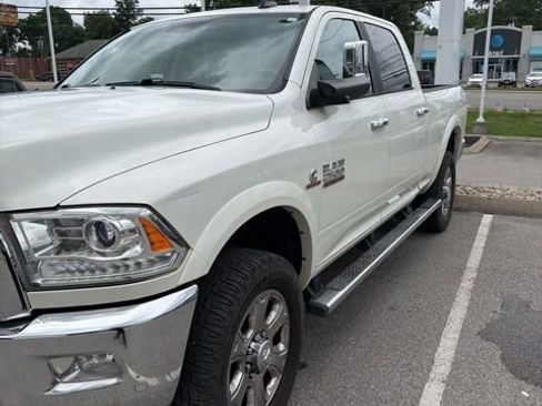 Used 2018 RAM 2500 Laramie AWD/4WD image 2