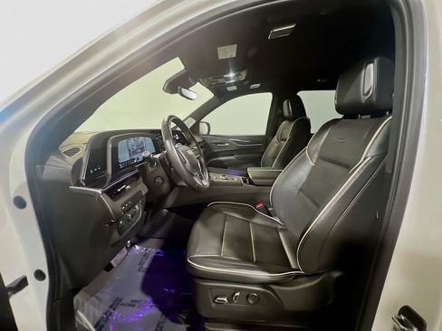 Used 2022 Cadillac Escalade ESV Sport w/ Touring Package RWD image 16