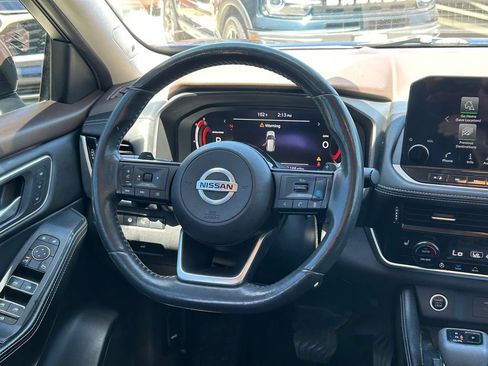 Used 2021 Nissan Rogue Platinum FWD image 40
