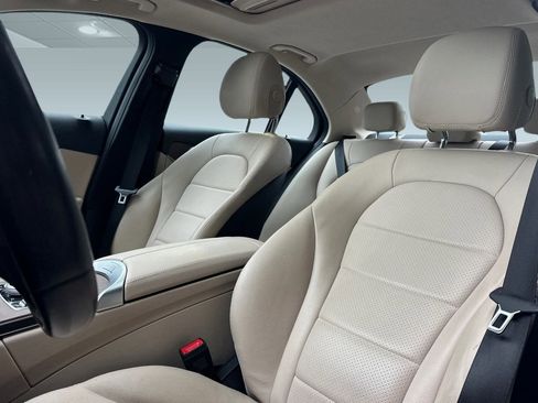 Used 2019 Mercedes-Benz C 300 Sedan image 23