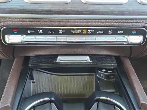 Used 2022 Mercedes-Benz GLS 450 4MATIC image 29