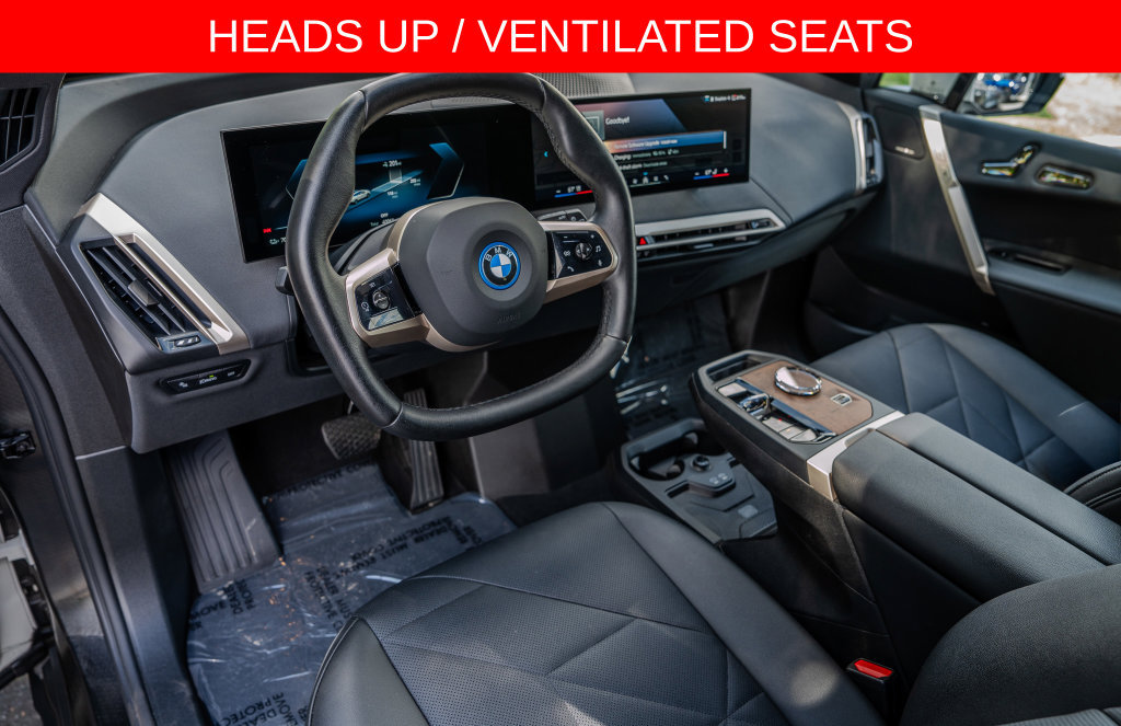 Used 2025 BMW iX xDrive50 w/ Premium Package AWD/4WD image 4