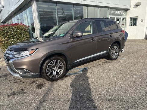 Used 2016 Mitsubishi Outlander SEL image 8